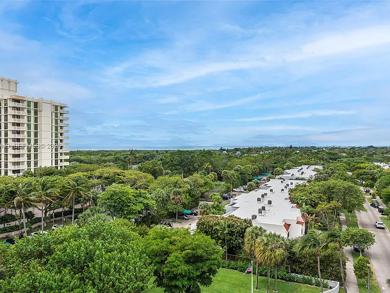 600 Grapetree Dr #8FS — Photo 36