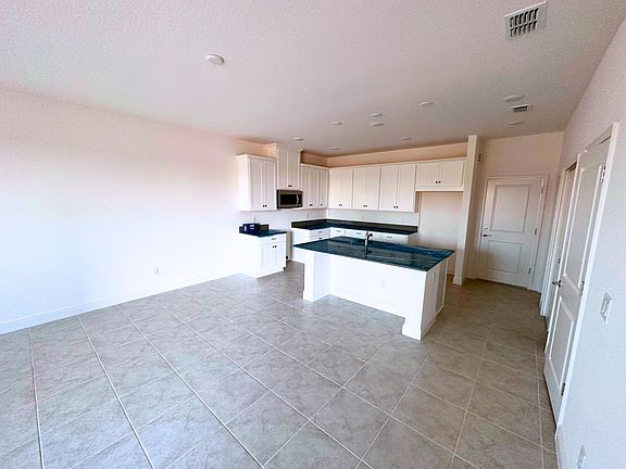 3rd image of 3899 Knotty Pine St
