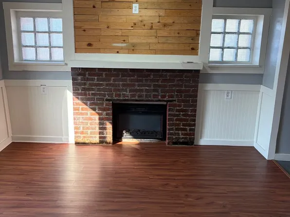 403 E Henry St, Logansport, IN 46947