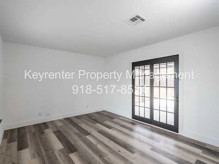 2213 E Seattle St — Photo 9