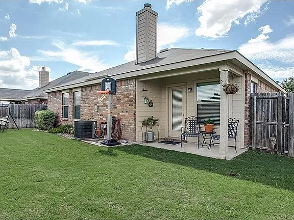 4th image of 9012 Dry Creek Dr