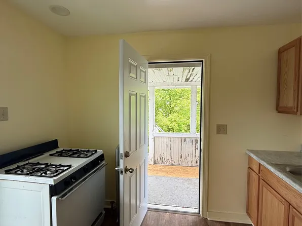 64 Louisa St, Binghamton, NY 13904
