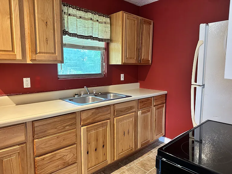 1008 Oak St — Photo 11