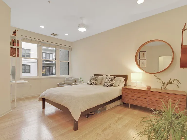 1300 Grand St #417 — Photo 15