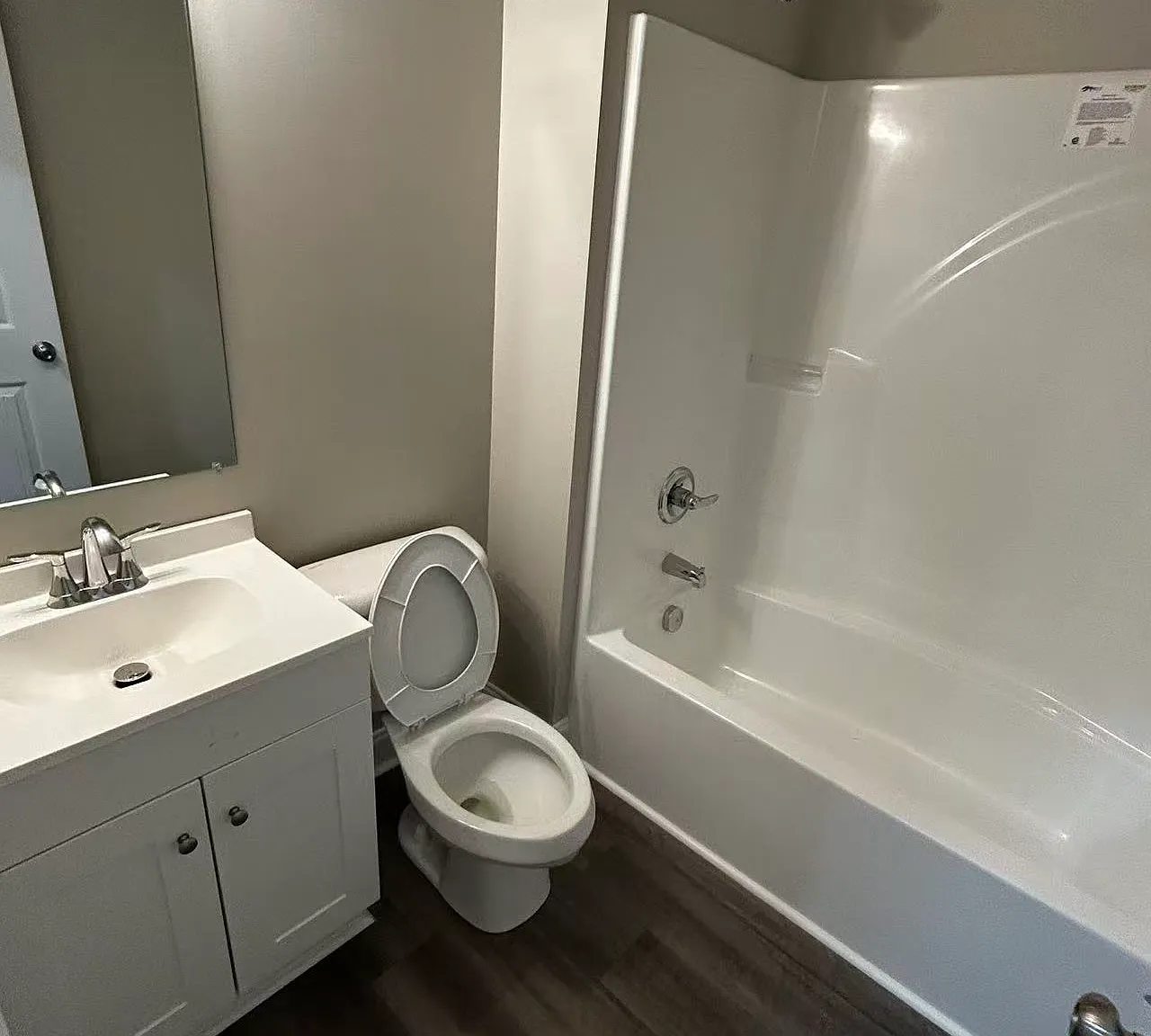 2 bed, 1.5 bath, 900 sqft, $1,400 — Photo 4