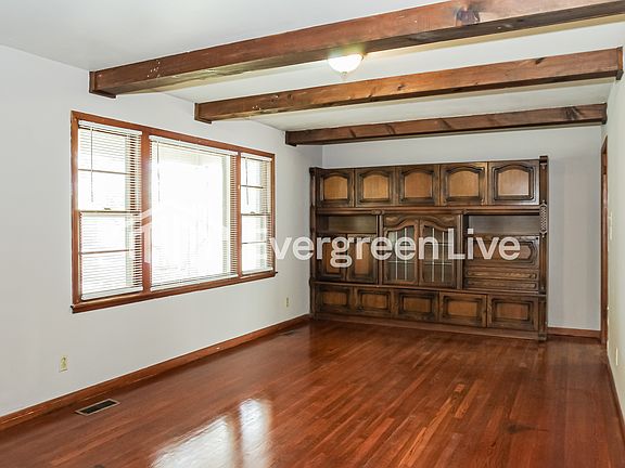 2nd image of 2207 Phillips Rd NW
