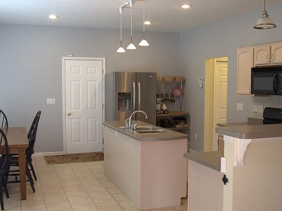 2nd image of 6 Timberland Dr
