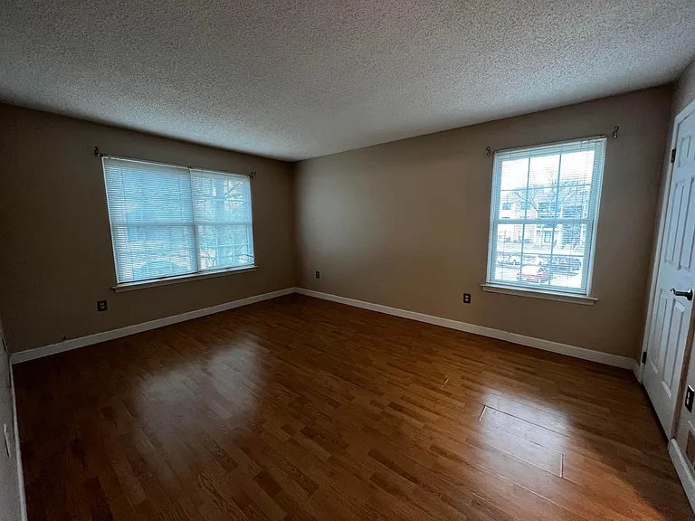 32 Scherer Ct — Photo 4