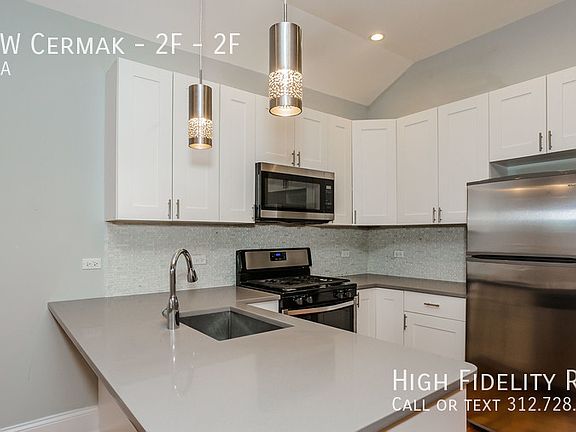 3rd image of 2226 W Cermak Rd Unit 2F