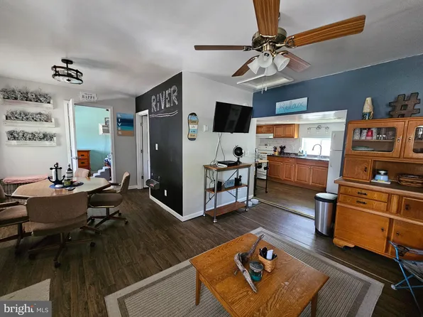 10 Yogi Bear, Falling Waters, WV 25419