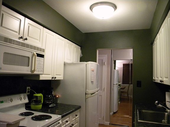 4th image of 922 Armstrong Ave APT 1-4