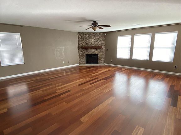 4th image of 2405 Bell Manor Dr SW
