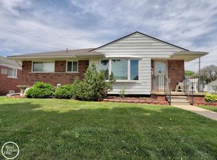 19731 Sunnyside St, Saint Clair Shores, MI
