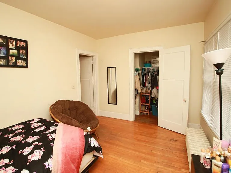 3029 N Farwell Ave — Photo 2
