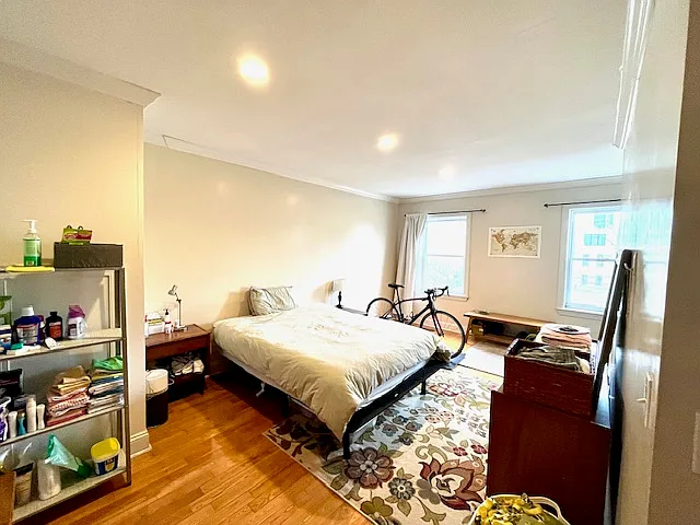 large bedroom upstairs - 2106 South St