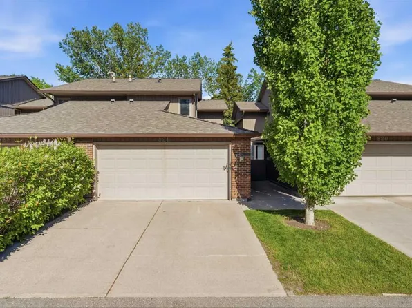 860 W Midridge Dr SE #821, Calgary, AB T2X 1K1