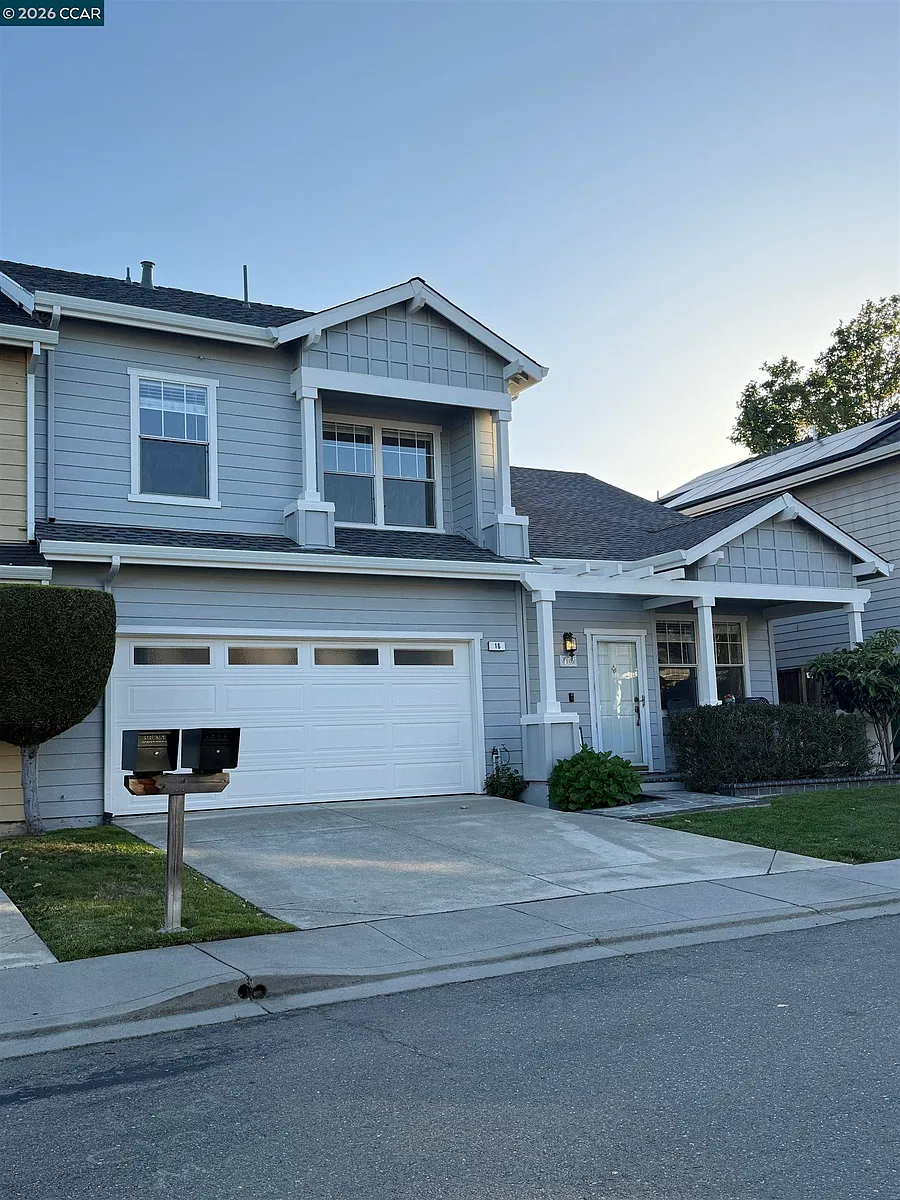 Building Photo - 16 Elmwood Dr