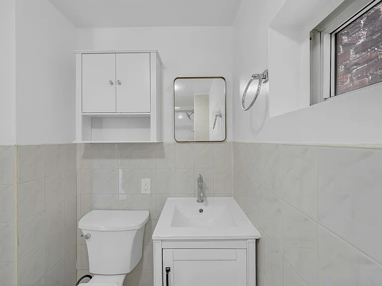 65 Saint Pauls Ave #3 — Photo 16