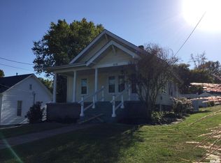 416 W Davie St, Anna, IL 62906