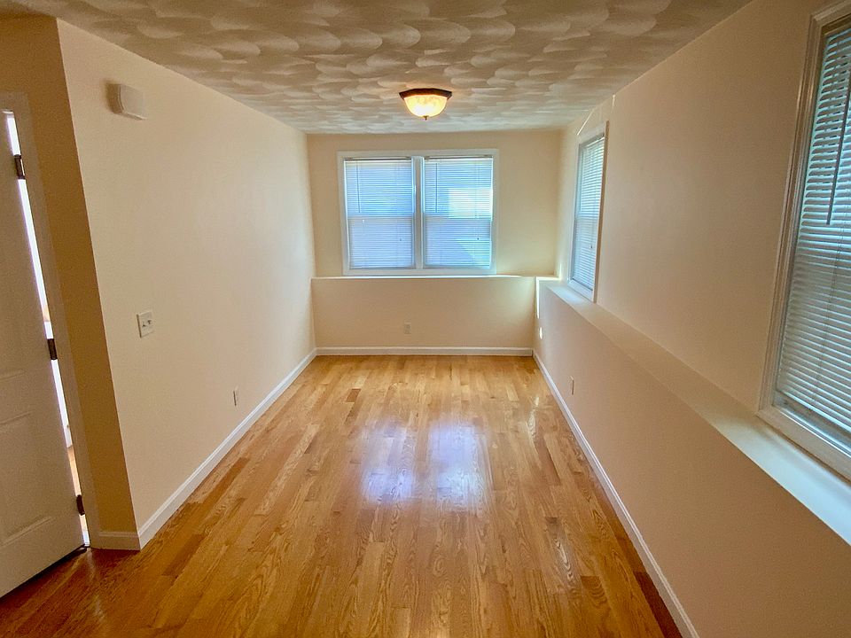 The second half of the living room.