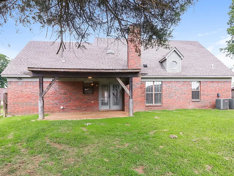 4365 Barrymor Dr — Photo 17