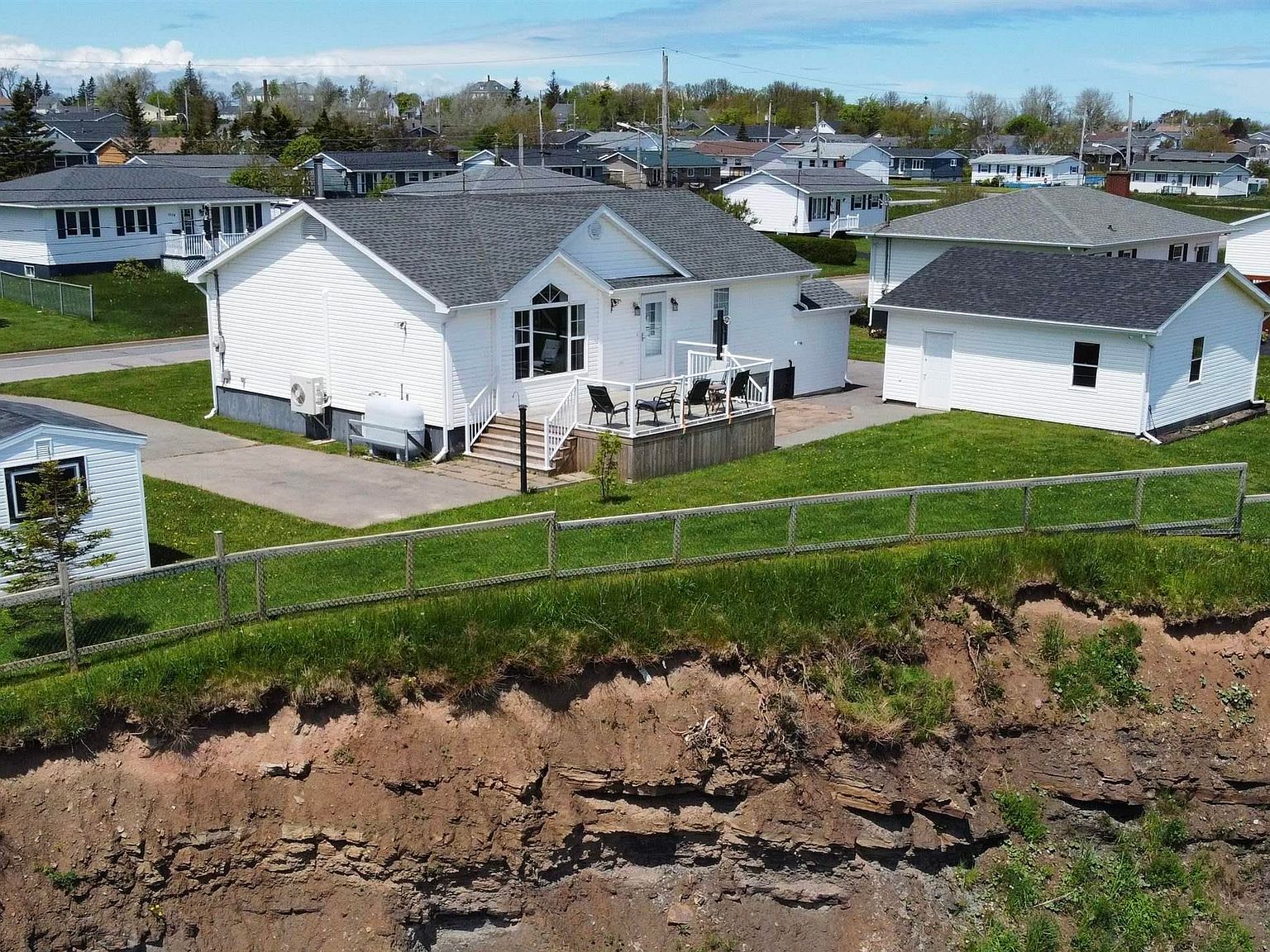 1011 Shore Rd, Sydney Mines, NS B1V 1B2 MLS 202413182 Zillow