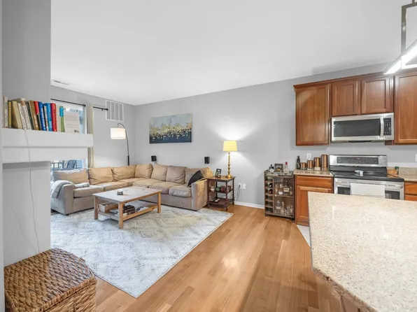 3031 Grand Ave APT 218, Des Moines, IA 50312