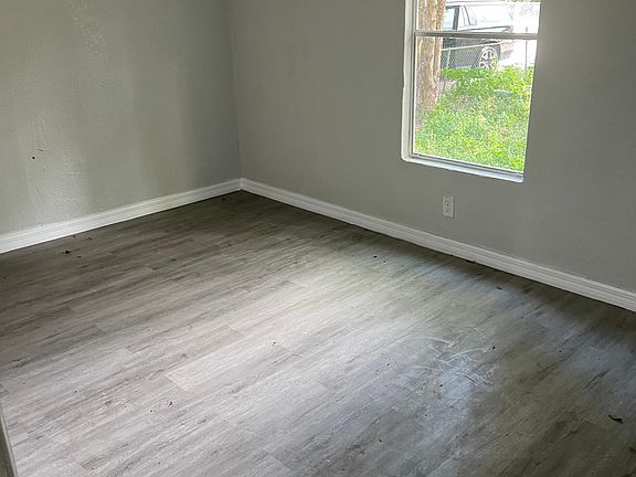 5th image of 4423 Stillman St