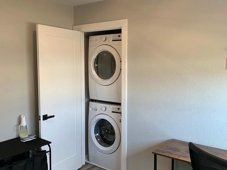 4422 E Utah Pl — Photo 9