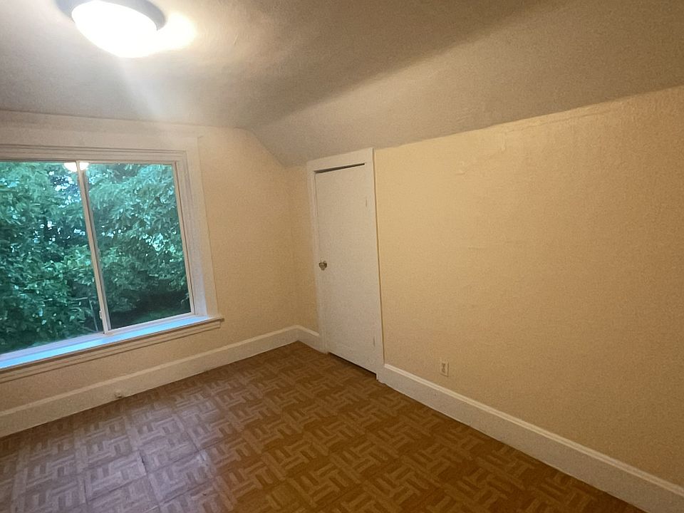 1st image of 1015 S Columbia Ave