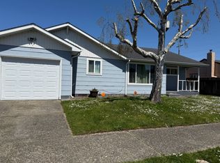 960 Maryland Ave, Coos Bay, OR 97420