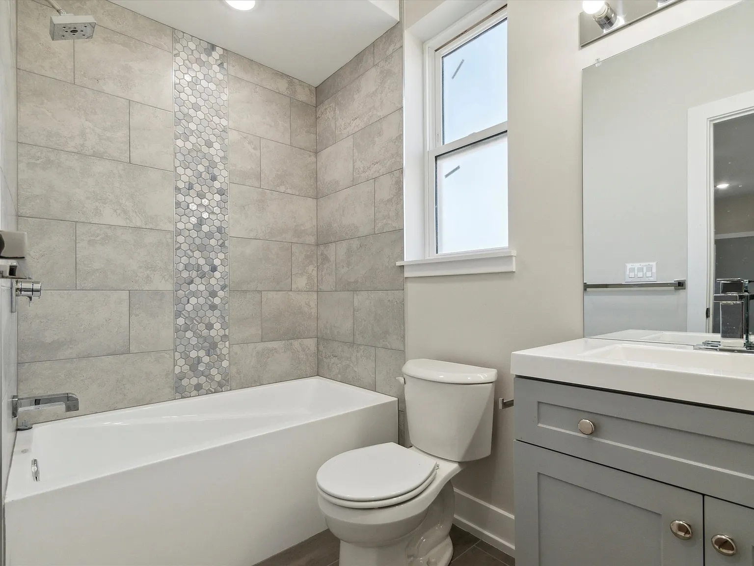 723 N 35th St — Photo 3