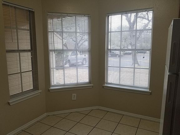 Windows in kitchen alcove