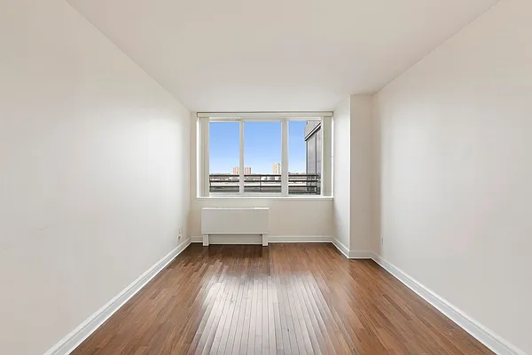 Rented by Nest Seekers International | media 20