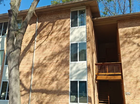 5807 Oakwood Dr APT C, Lisle, IL 60532