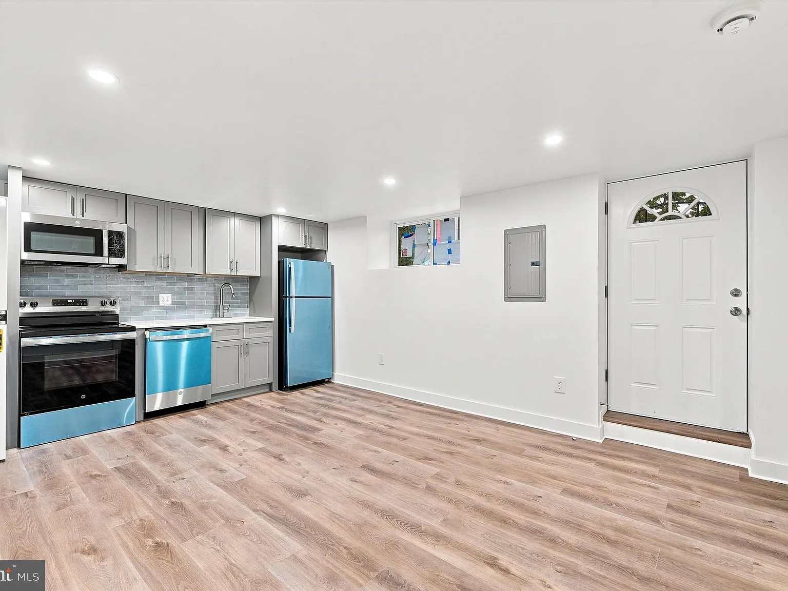1 bed, 1.0 bath, 1664 sqft, $1,350 — Photo 4