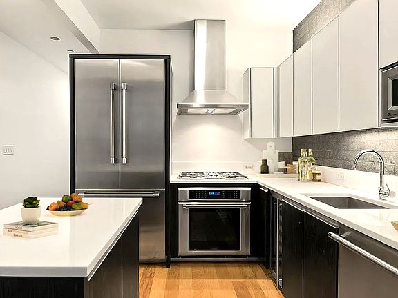 3rd image of 247 W 46th St APT 303