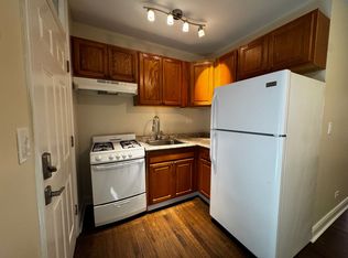1375 W Greenleaf Ave #1S, Chicago, IL 60626