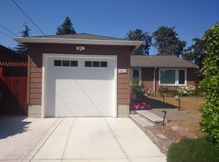 4822 SW Niesz Ct, Seattle, WA 98116