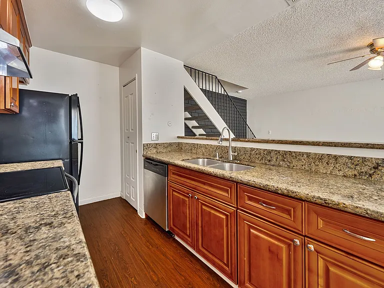 7424 Franklin Blvd #3 — Photo 10