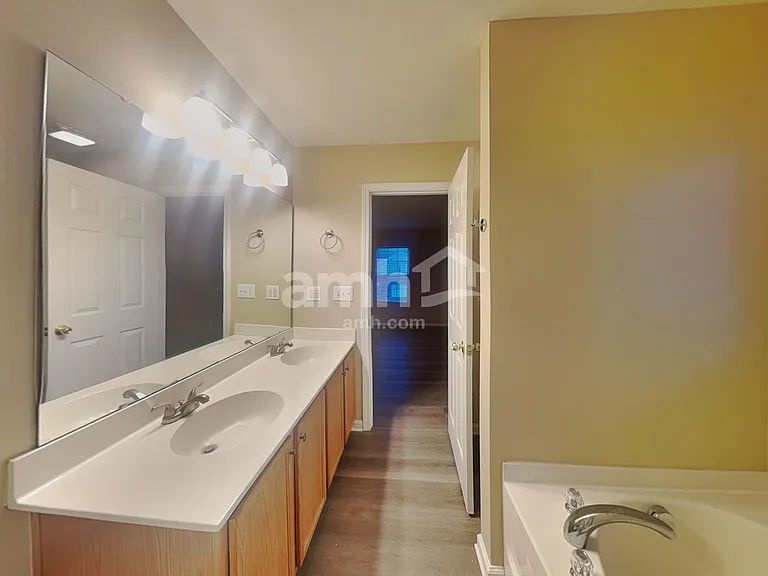 1717 Cabarrus Crossing Dr — Photo 11