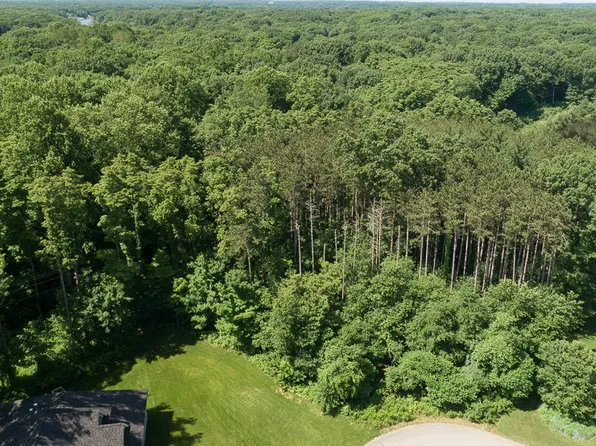 6104 Saint Andrews Ln, Saugatuck, MI 49453
