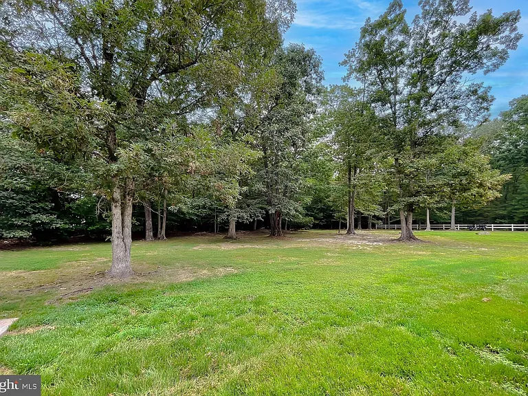 109 Morris Dr — Photo 41
