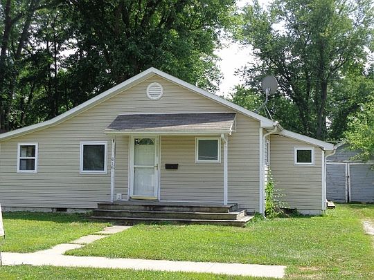 2nd image of 616 Booth St