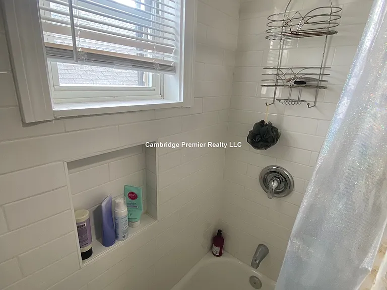67 Florence St #2 — Photo 5