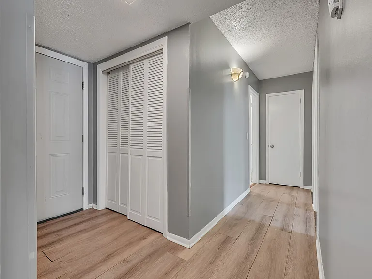 441 Harding Pl #B2 — Photo 3