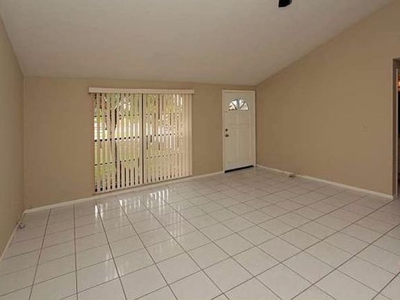 3rd image of 7207 Fox Park Ct