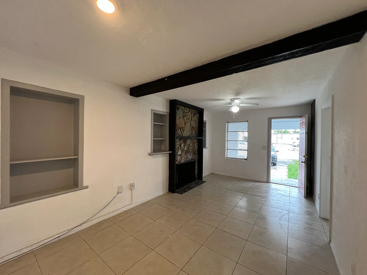 1 bed, 700 sqft, $1,550 — Photo 3