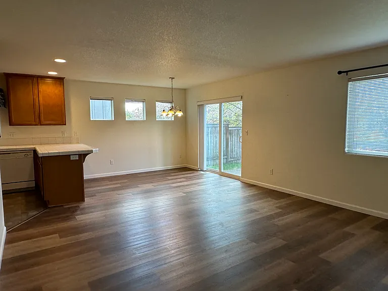 4047 Thoroughbred Ave SE — Photo 24