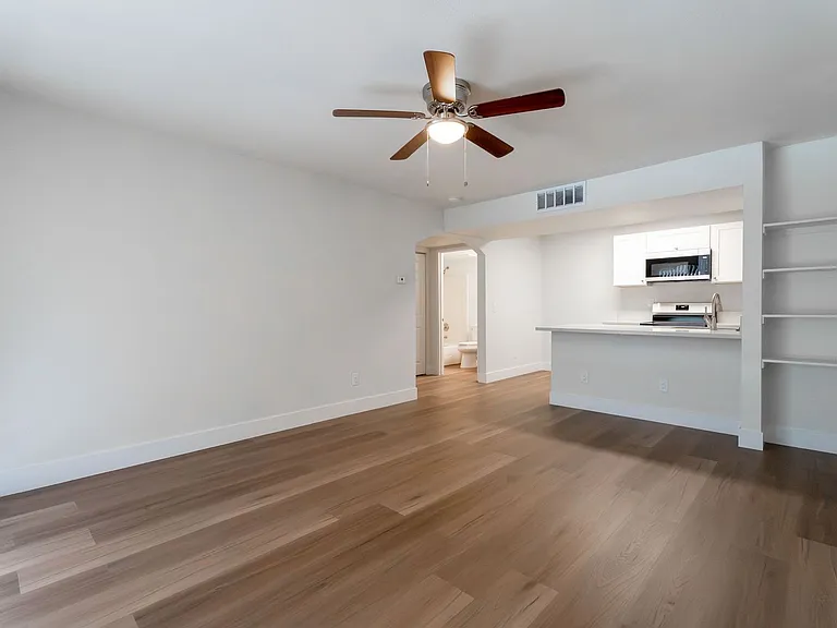 5158 S Jones Blvd #203 — Photo 23
